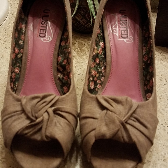 Unlisted Canvas Platform Peep Toe Pumps - Picture 3 of 4